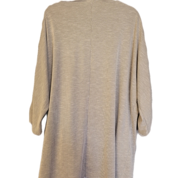 Donni Cardigan sweater Size Plus OSFA - Picture 3 of 6